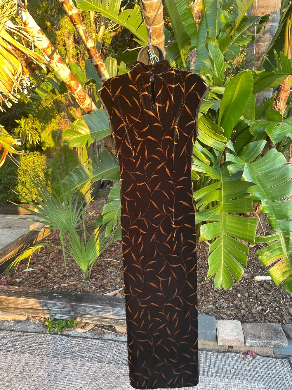 velvet, dark floral sheath dress with side slits Asian inspired - Picture 4 of 9